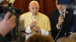 Papst Franziskus im Gespräch mit Journalisten auf dem Rückflug aus Marokko am 31. März 2019 / Alan Holdren / CNA Deutsch
