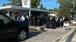 Ordensschwestern der Barmherzigkeit von Alma, Michigan, an der Merrill Dairy Bar in Merrill im US-Bundesstaat Michigan / Rick Knapp