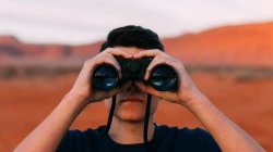 Fernglas (Referenzbild) / Pixabay (CC0)