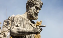 Petrus mit Schlüsseln als Symbol für das Papsttum / Nicolas Grevet / Flickr (CC BY-NC-SA 2.0)