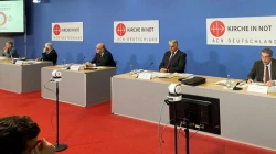 Vorstellung des Berichts "Religionsfreiheit weltweit 2021" in Berlin (von links): Regina Lynch (Projektdirektorin von KIRCHE IN NOT/ACN International), Heiner Koch (Erzbischof von Berlin), Thomas Heine-Geldern (Geschäftsführender Präsident von KIRCHE IN NOT/ACN), Markus Grübel MdB (Beauftragter der Bundesregierung für weltweite Religionsfreiheit), Mark von Riedemann (Vorsitzender des Redaktionsausschusses des Berichts). / Kirche in Not